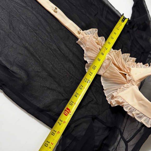 Gucci silk Sheer Black Blouse with Cream/pink  Ruffles - Picture 7 of 10